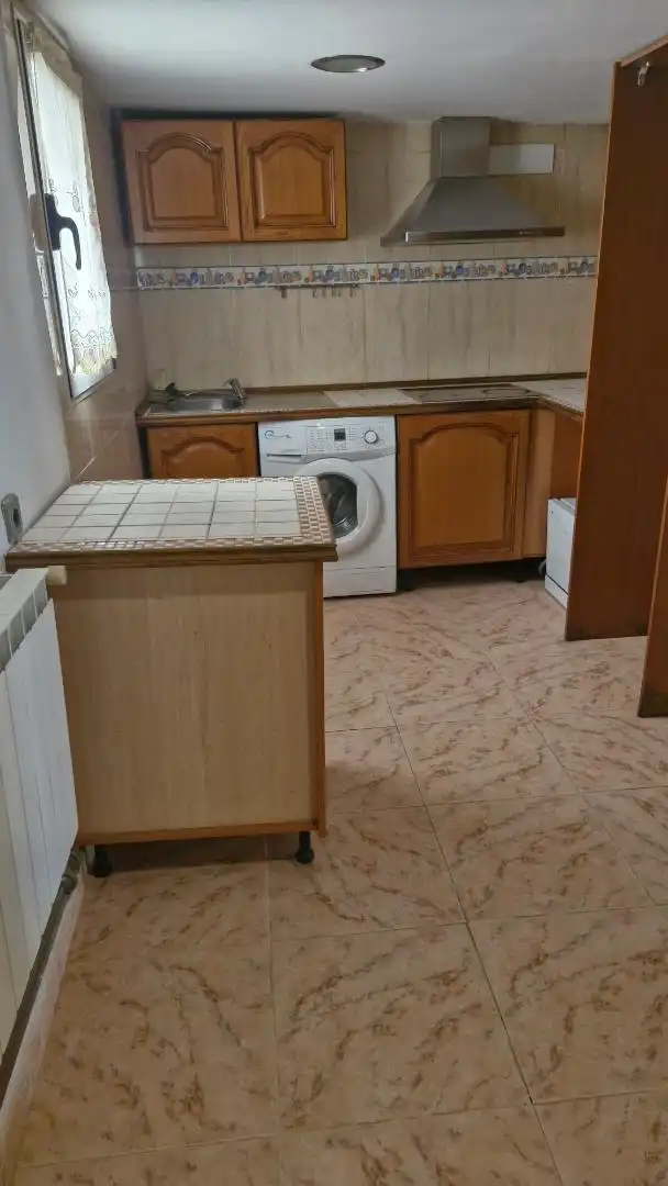 Cocina de Casa adosada en venta en Ribafrecha con Calefacción, Parquet y Terraza