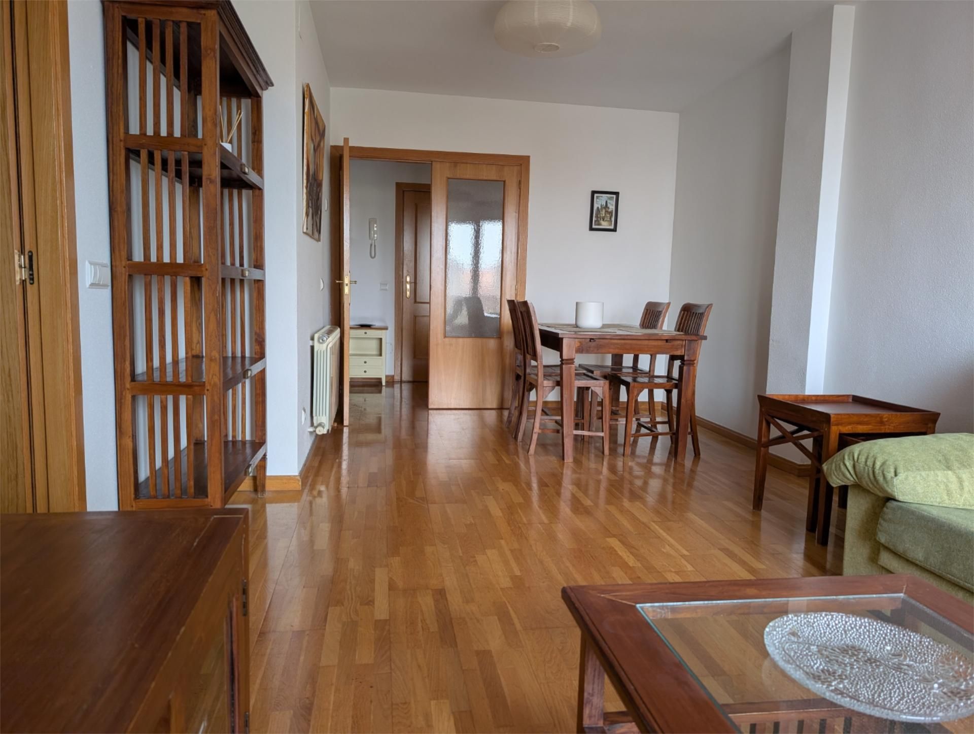 Piso de alquiler en Avenida de Miguel Ángel Blanco, 37, Huerta del Rey Sala de estar de Piso de alquiler en Valladolid Capital con Calefacción, Parquet y Terraza