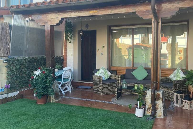 Casa o xalet en venda a Barrio de Santullán, 38, Mioño - Santullán, Cantabria - imatge 1 Foto 1 de Casa o xalet en venda a Barrio de Santullán, 38, Mioño - Santullán, Cantabria