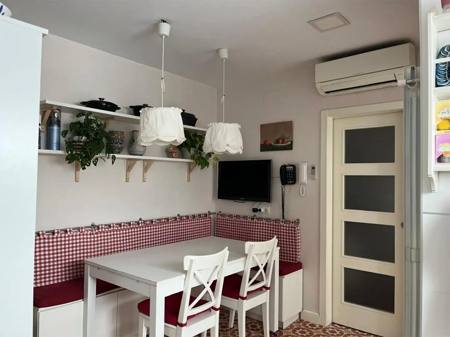 Kitchen of Flat for sale in Sevilla  with Air Conditioner, Heating and Parquet flooring