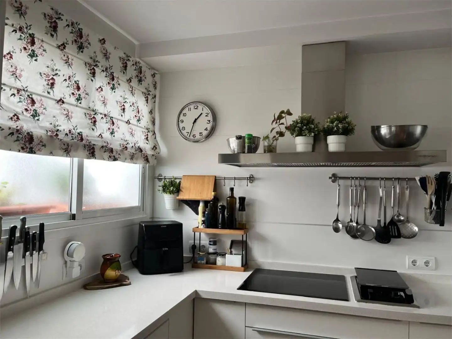 Kitchen of Flat for sale in Sevilla  with Air Conditioner, Heating and Parquet flooring