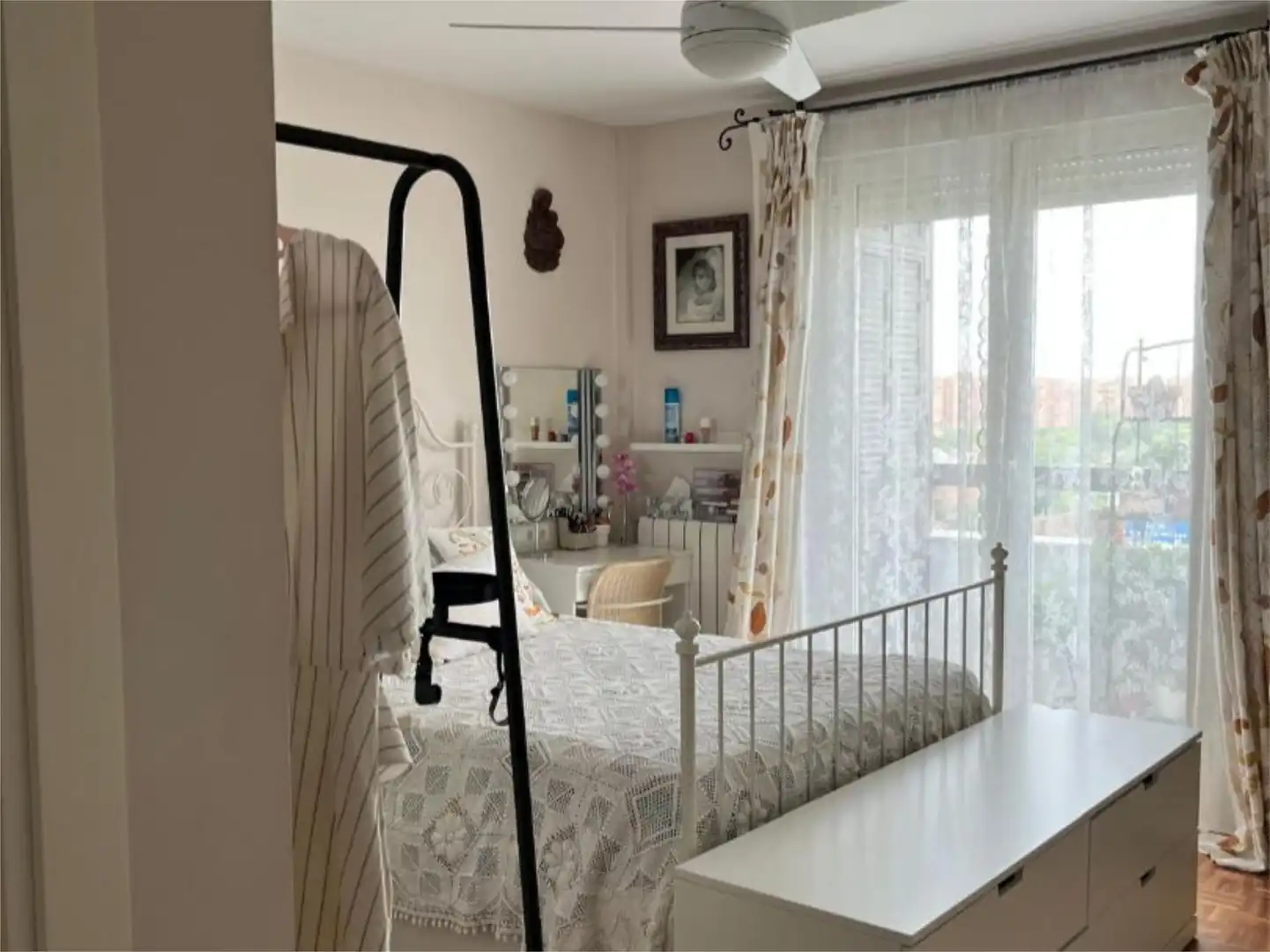 Bedroom of Flat for sale in Sevilla  with Air Conditioner, Heating and Parquet flooring