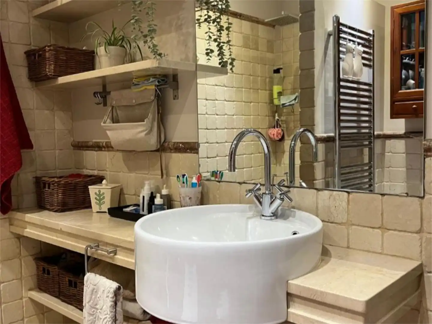 Bathroom of Flat for sale in Sevilla  with Air Conditioner, Heating and Parquet flooring