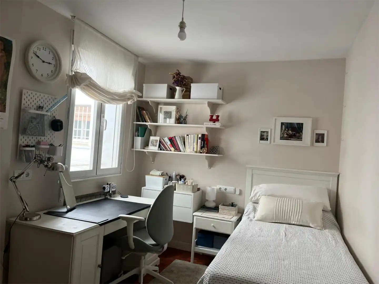 Bedroom of Flat for sale in Sevilla  with Air Conditioner, Heating and Parquet flooring