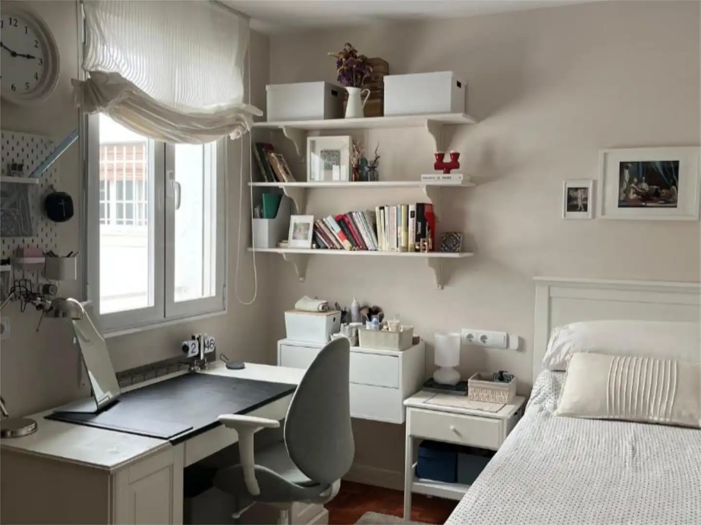 Bedroom of Flat for sale in Sevilla  with Air Conditioner, Heating and Parquet flooring