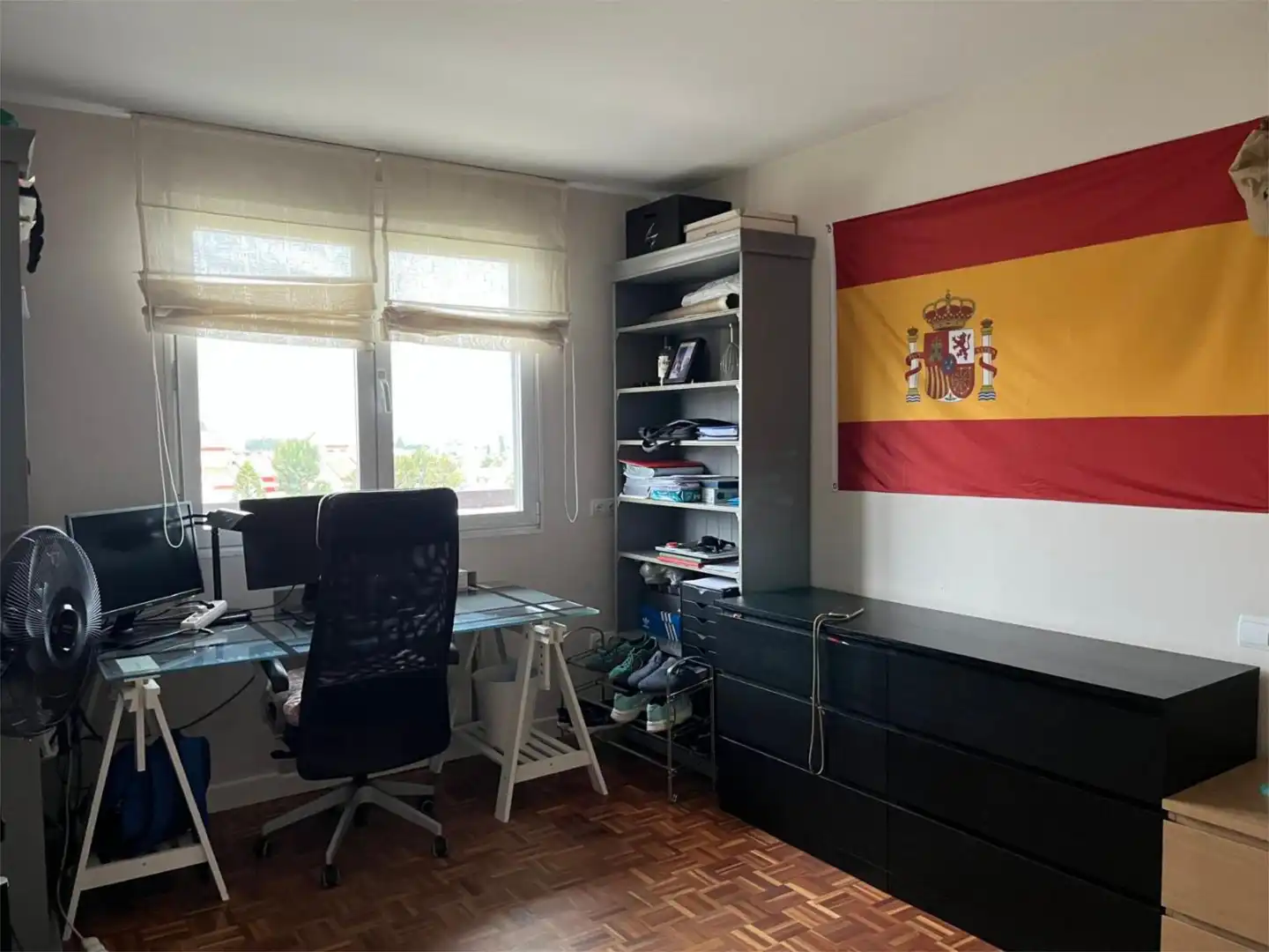 Bedroom of Flat for sale in Sevilla  with Air Conditioner, Heating and Parquet flooring