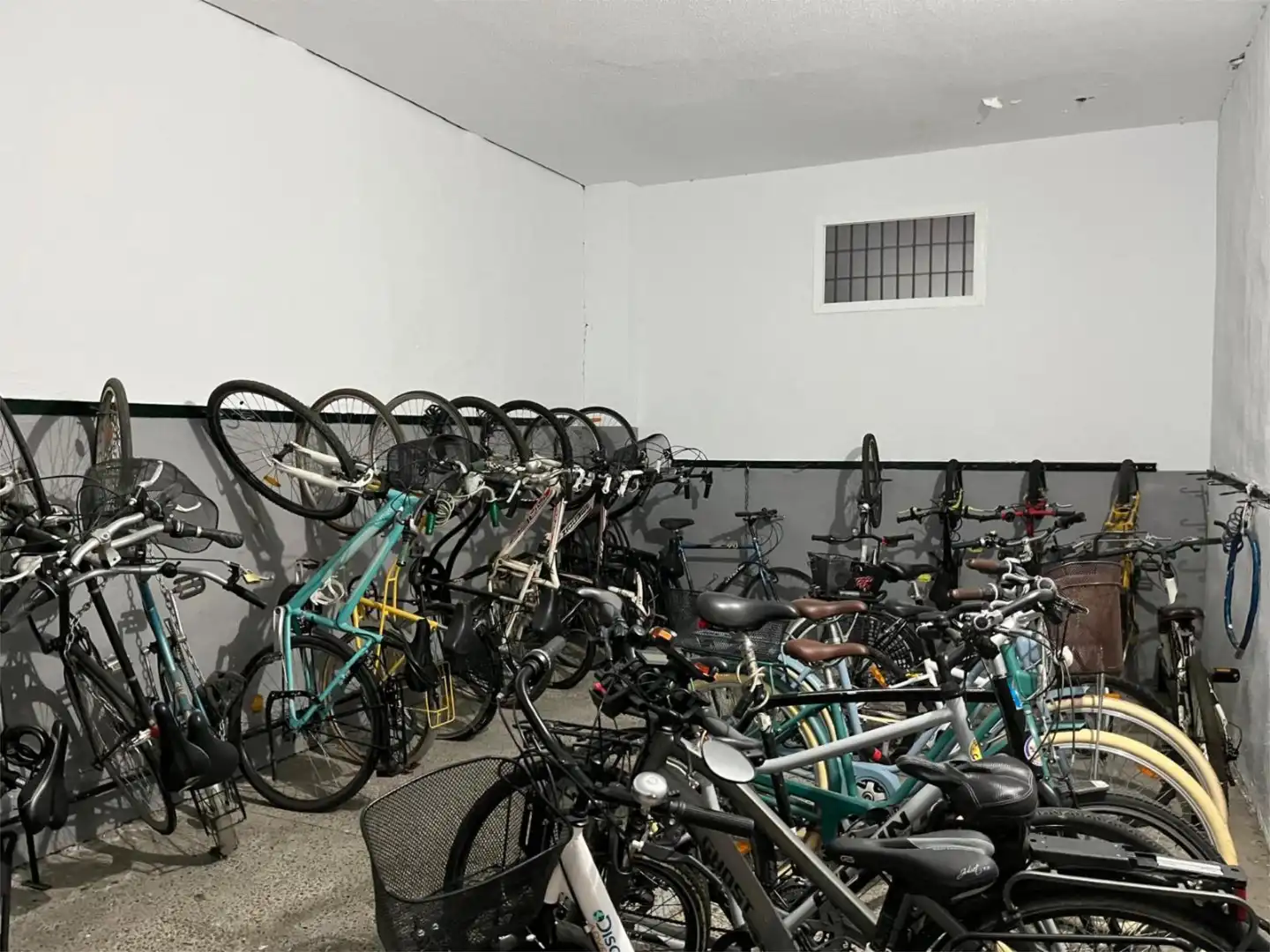 Flat for sale in Sevilla  with Air Conditioner, Heating and Parquet flooring