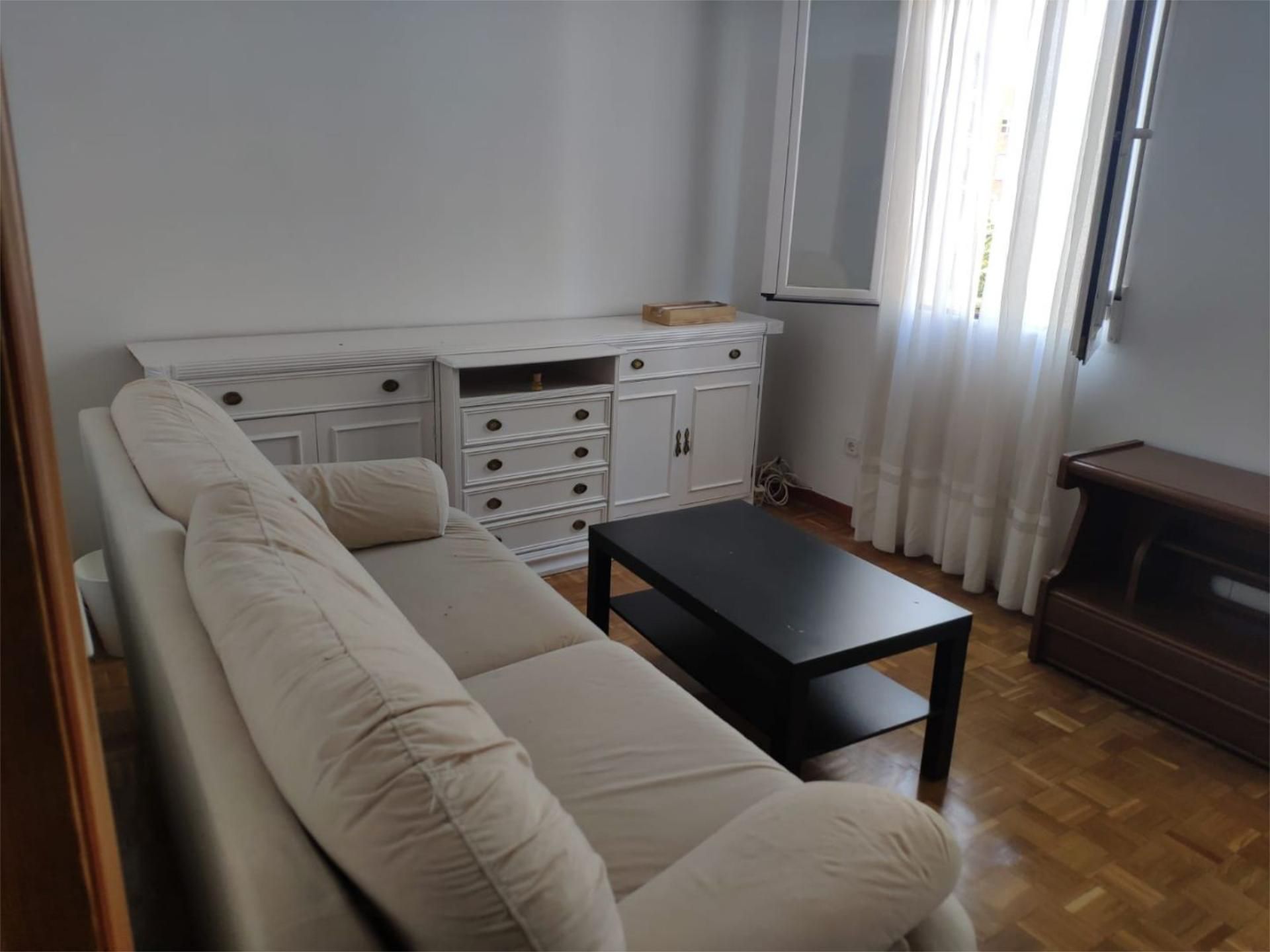 Pis de lloguer a Calle de Ardemans, 55, Guindalera Sala d'estar de Pis de lloguer en Madrid Capital amb Balcó