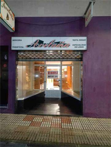 Local comercial en Alquiler en A Laracha