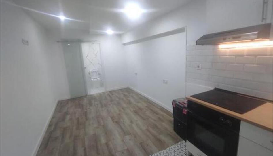 Estudi de lloguer a El Raval, Barcelona - imatge 1 Foto 1 de Estudi de lloguer a El Raval, Barcelona