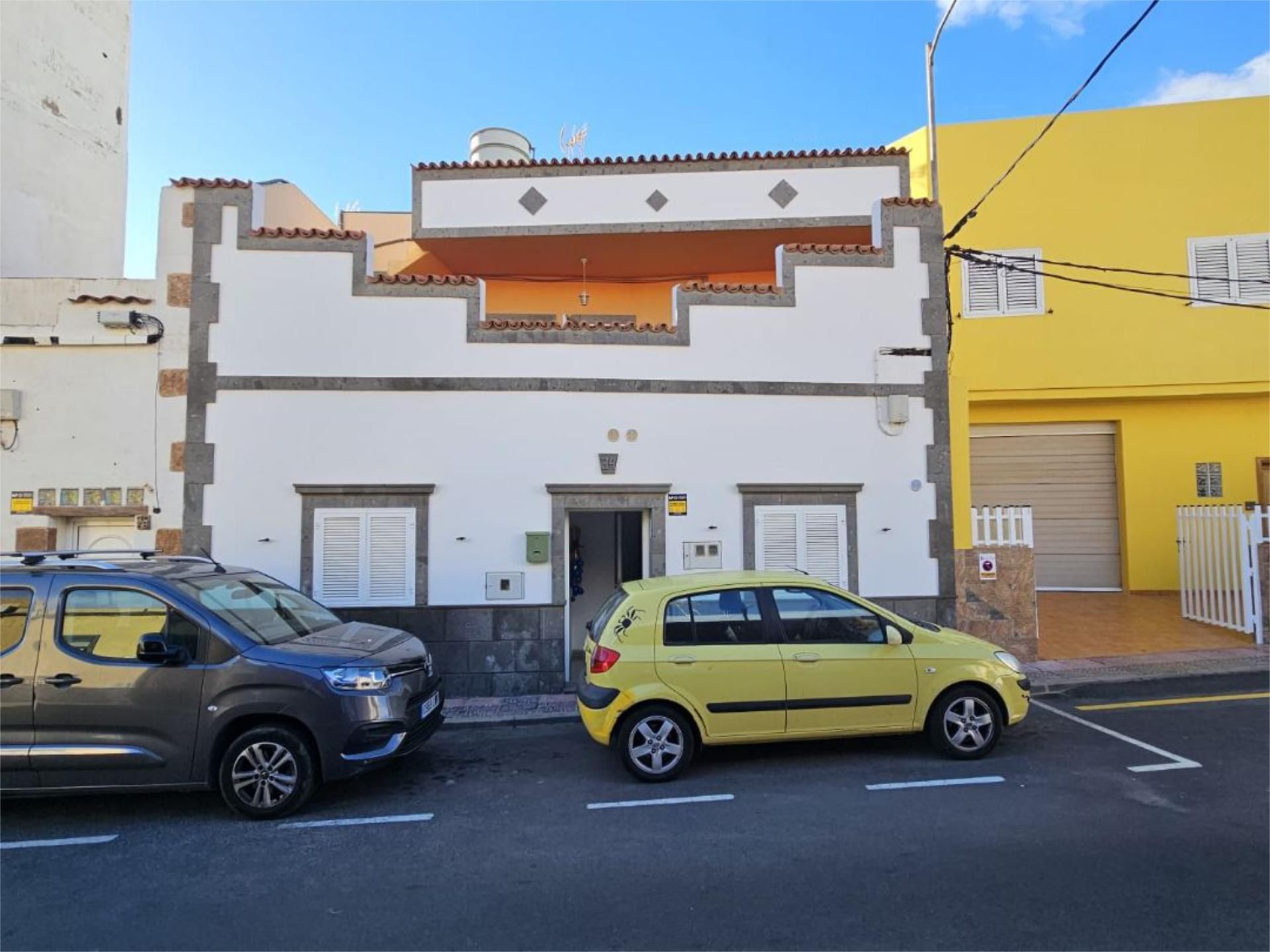 Single-family semi-detached for sale in Calle Dean Rodríguez Bolaños, 34, Sardina Exterior view of Single-family semi-detached for sale in Santa Lucía de Tirajana with Air Conditioner, Terrace and Swimming Pool