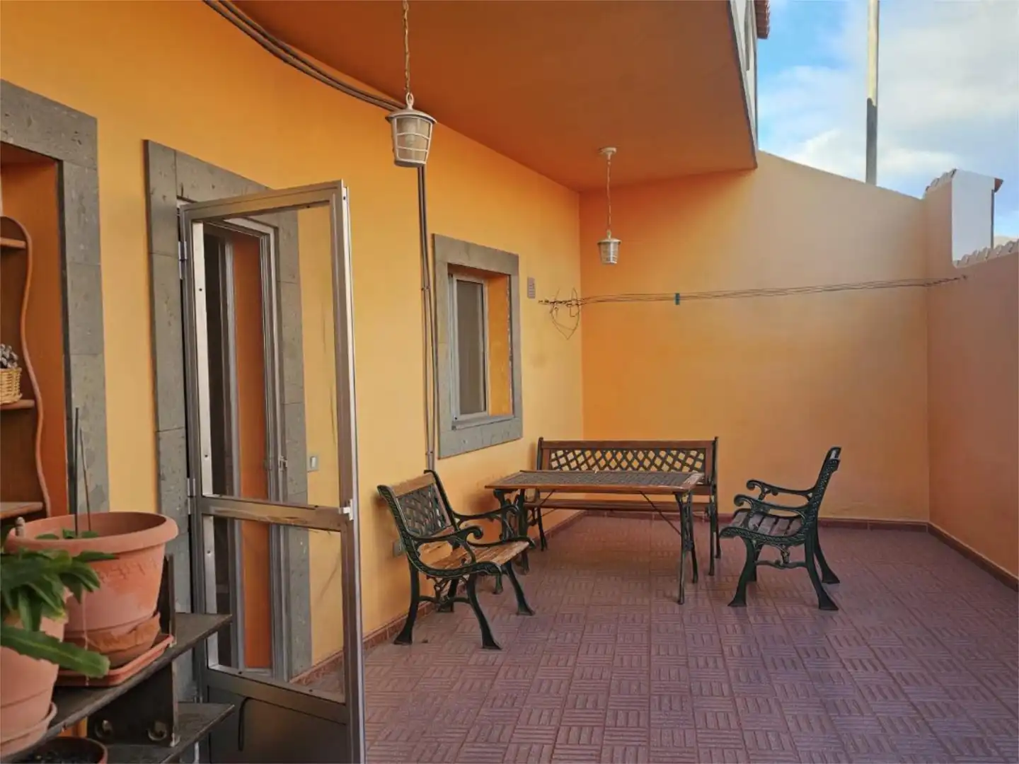 Casa adosada en venda a Calle Dean Rodríguez Bolaños, 34, Sardina Terrassa de Casa adosada en venda en Santa Lucía de Tirajana amb Aire condicionat, Jardí privat i Terrassa