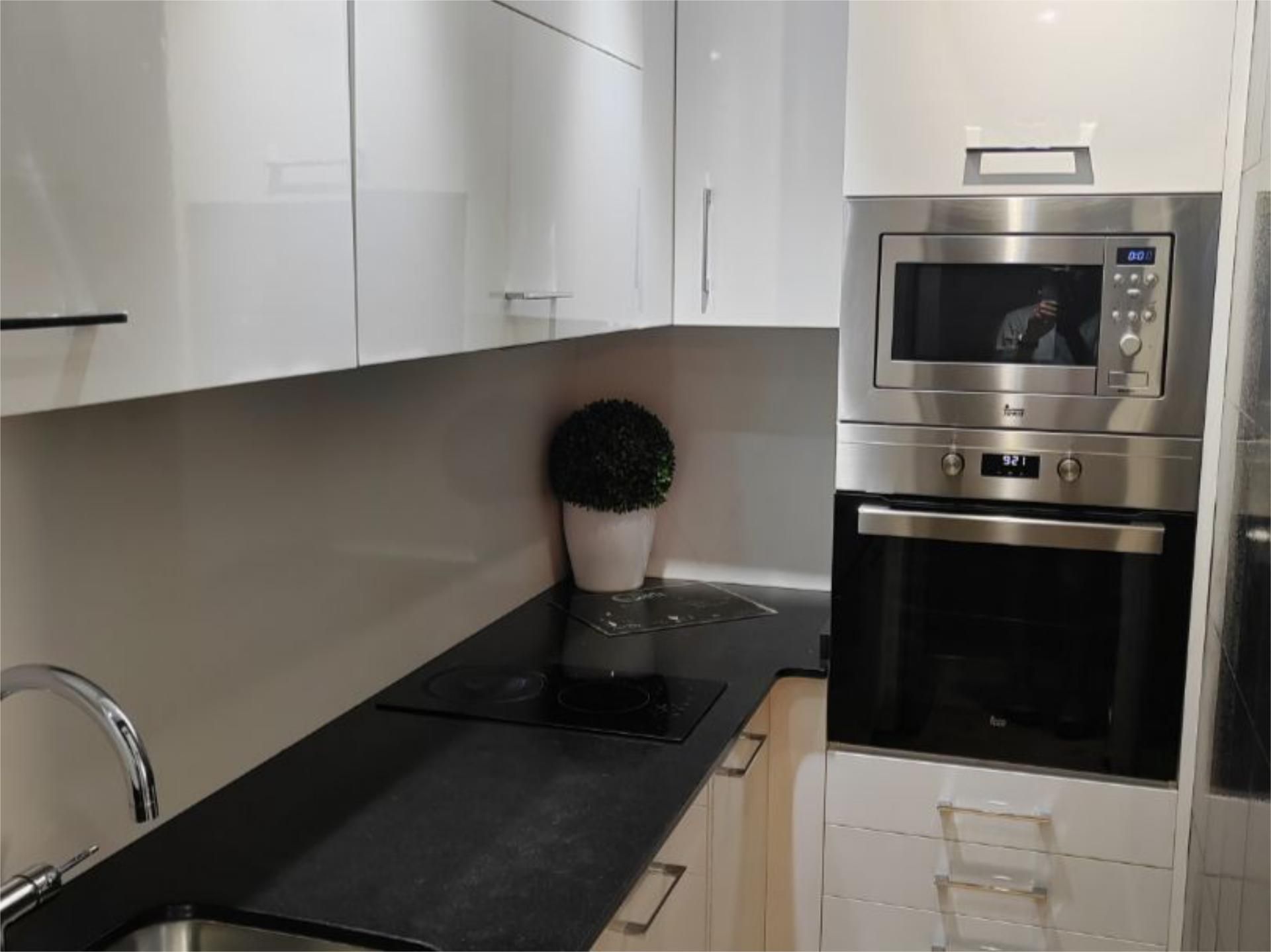 Apartament de lloguer a Calle Puertas de Pro, 42, Centro Cuina de Apartament de lloguer en Soria Capital amb Balcó