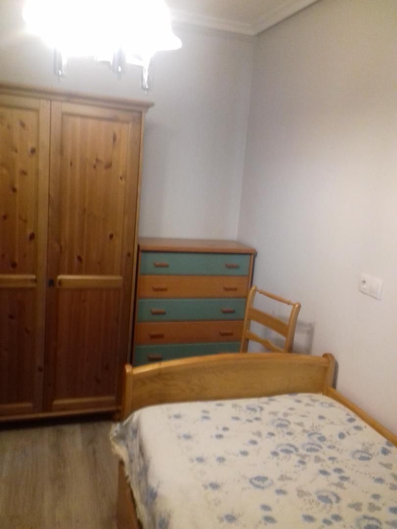 Flat to share in Avenida del Cid Campeador, 17, Los Vadillos - R. Sanitaria - Pozanos Flat to share in Avenida del Cid Campeador, 17, Los Vadillos - R. Sanitaria - Pozanos