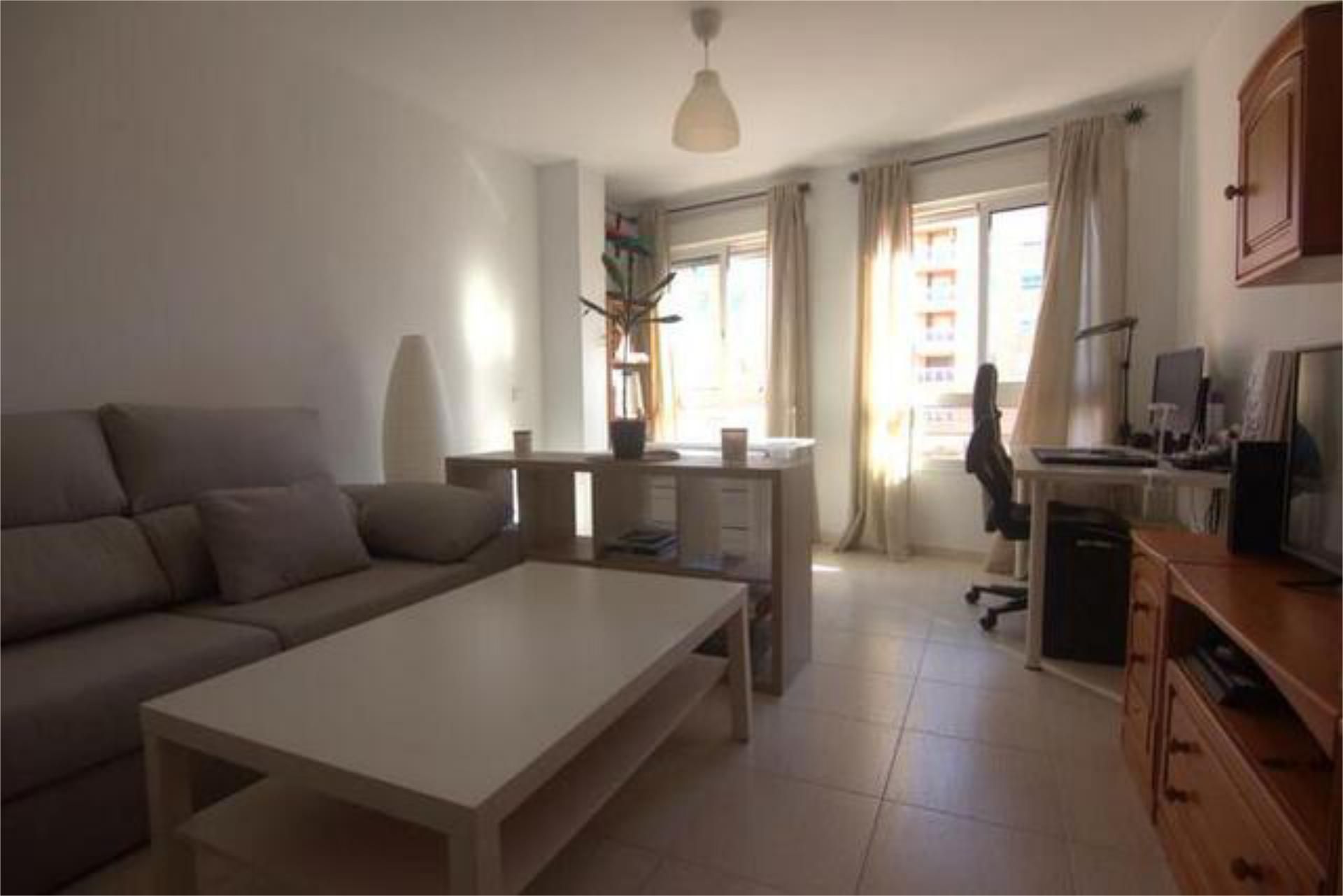 Pis en venda a San Luis Sala d'estar de Pis en venda en Almería Capital