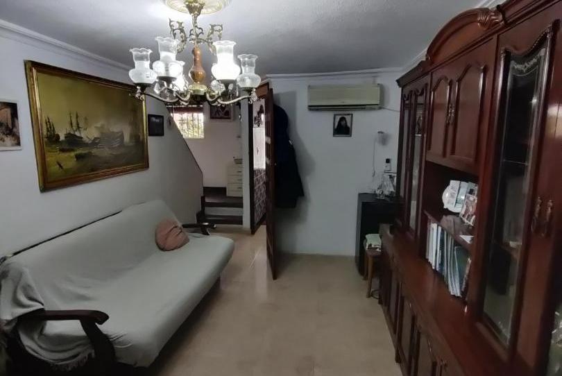 Single-family semi-detached for sale in Avenida Verbena de la Paloma, 166, Juan XXIII - Rochelambert, Sevilla - image 1 Photo 1 of Single-family semi-detached for sale in Avenida Verbena de la Paloma, 166, Juan XXIII - Rochelambert, Sevilla