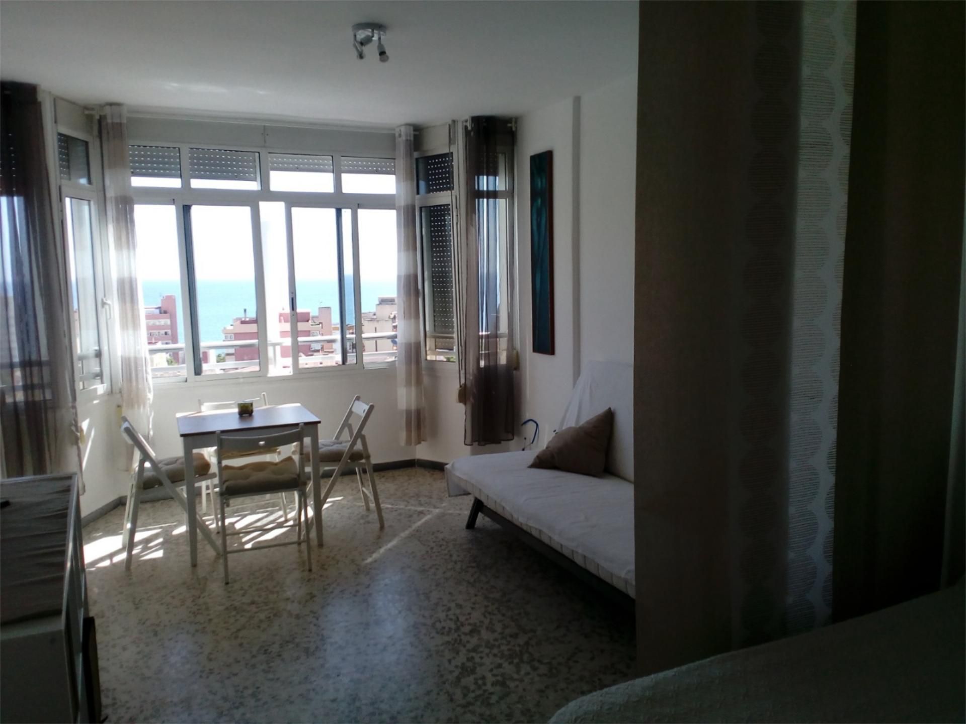 Habitación de Estudio de alquiler en Torremolinos con Aire acondicionado, Calefacción y Amueblado