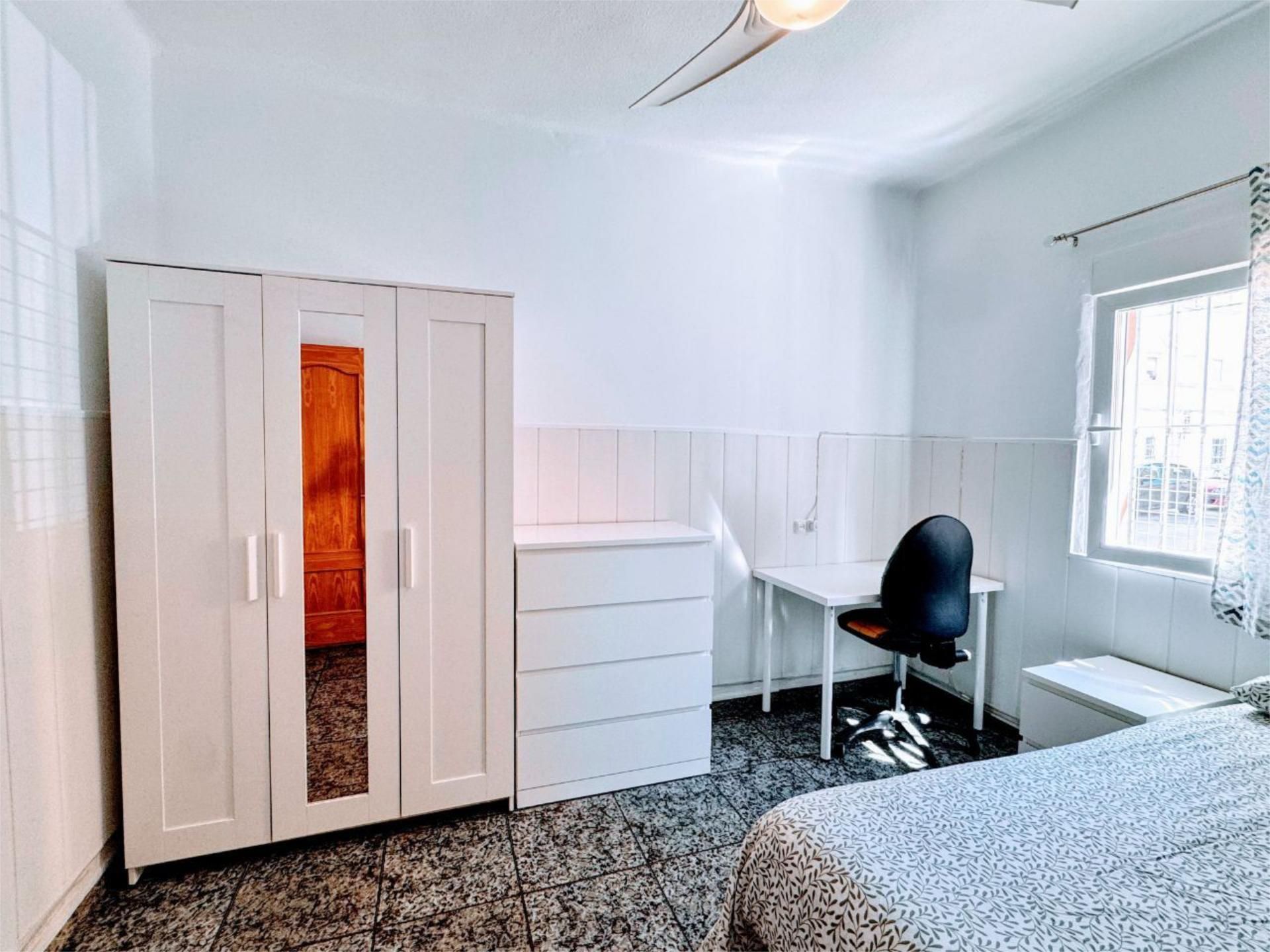 Flat to share in Calle Fuentepiedra, 2, Santa Cristina - San Rafael Flat to share in Calle Fuentepiedra, 2, Santa Cristina - San Rafael