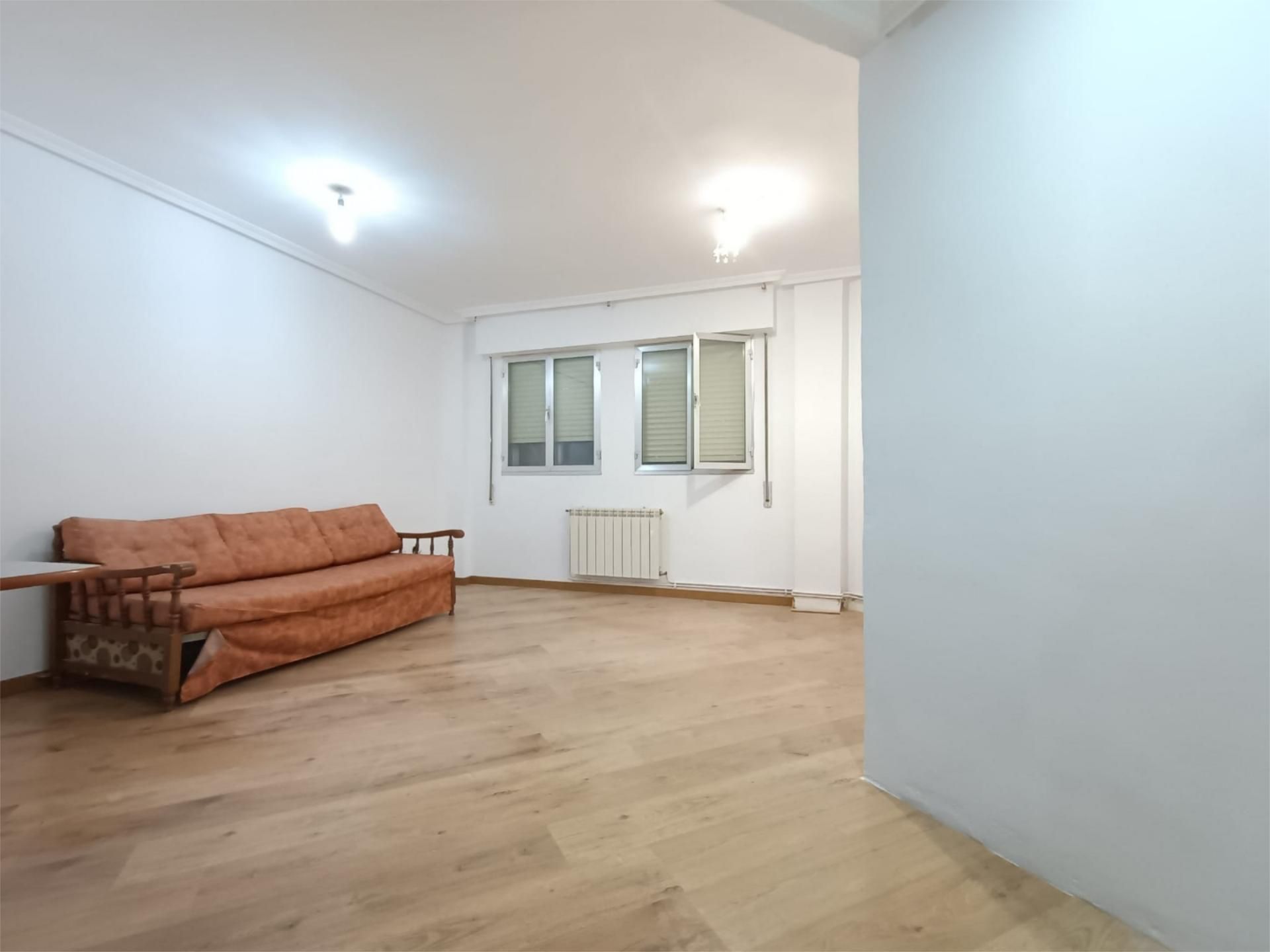 Apartament de lloguer a Calle Real, 31, Santovenia de Pisuerga Dormitori de Apartament de lloguer en Santovenia de Pisuerga amb Calefacció, Parquet i Forn