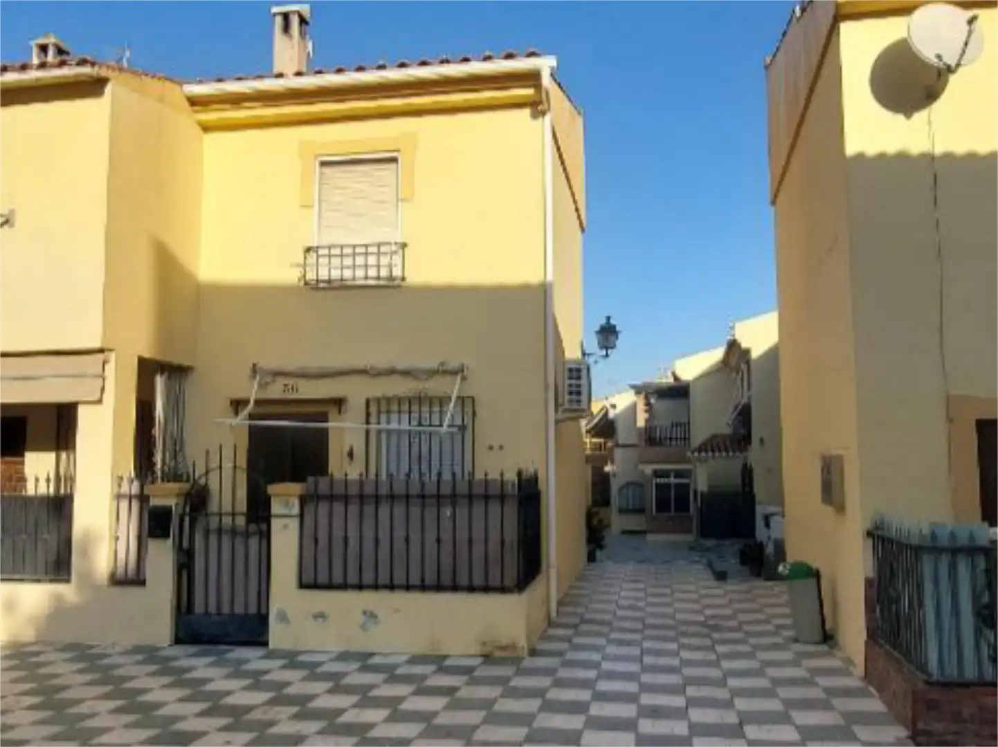 Casa adosada en venda a Calle Los Lechines, 12, Pulianas Vista exterior de Casa adosada en venda en Pulianas amb Terrassa i Piscina