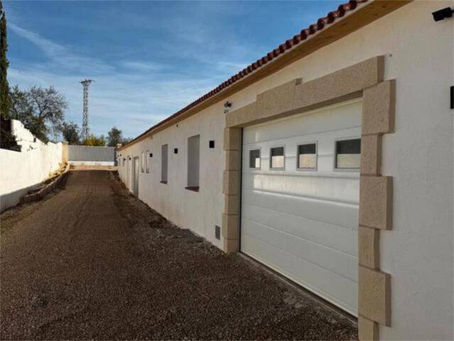 Casa adosada en Venta en Paseo Independencia