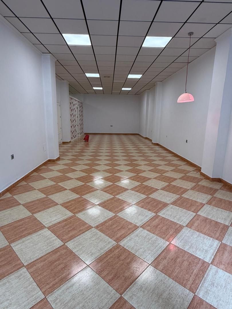Planta baja to rent in Avenida de las Fuerzas Armadas, 33, Los Angeles - Apolonia