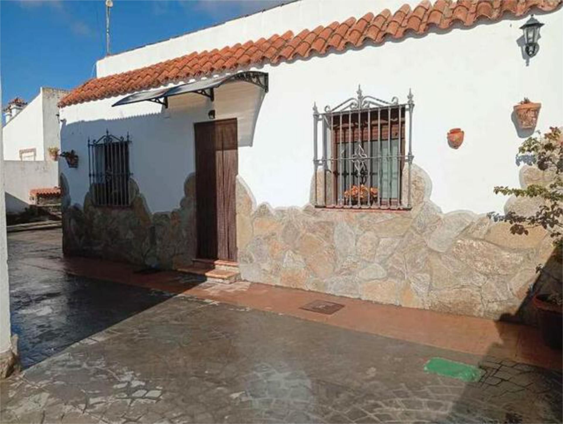 Casa adosada en venta en Parque Atlántico - Ronda este Vista exterior de Casa adosada en venta en Jerez de la Frontera con Trastero y Amueblado