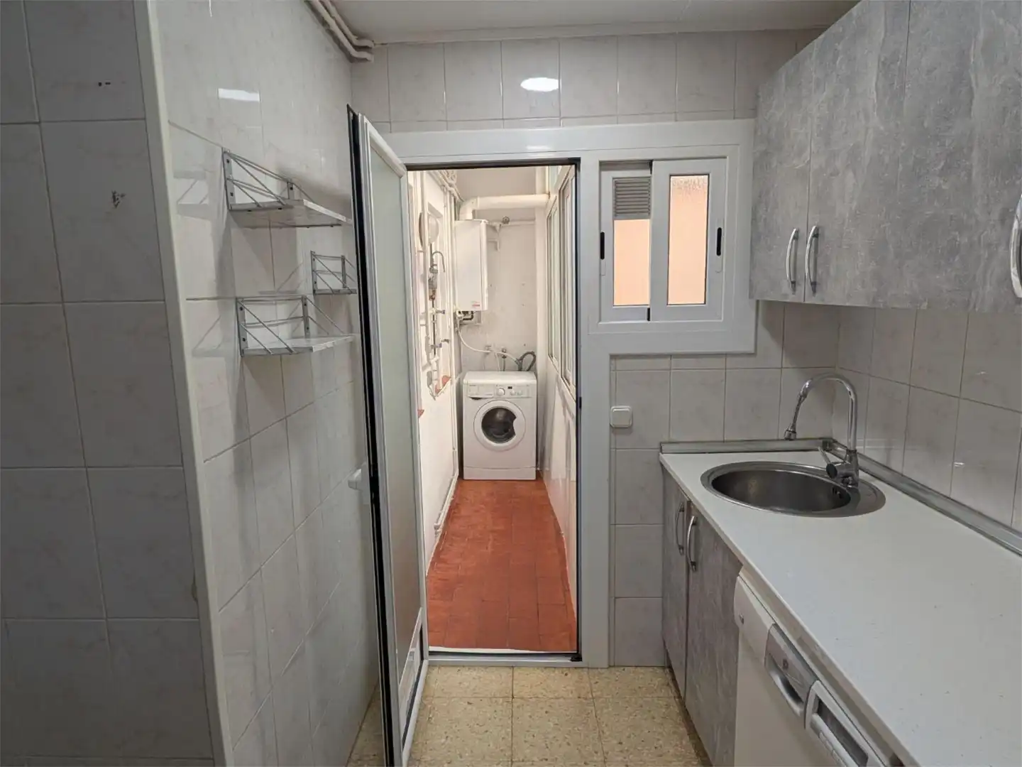 Pis en venda a Carrer del Roure, 20, Nucli Urbà Cuina de Pis en venda en Esparreguera amb Aire condicionat, Terrassa i Balcó