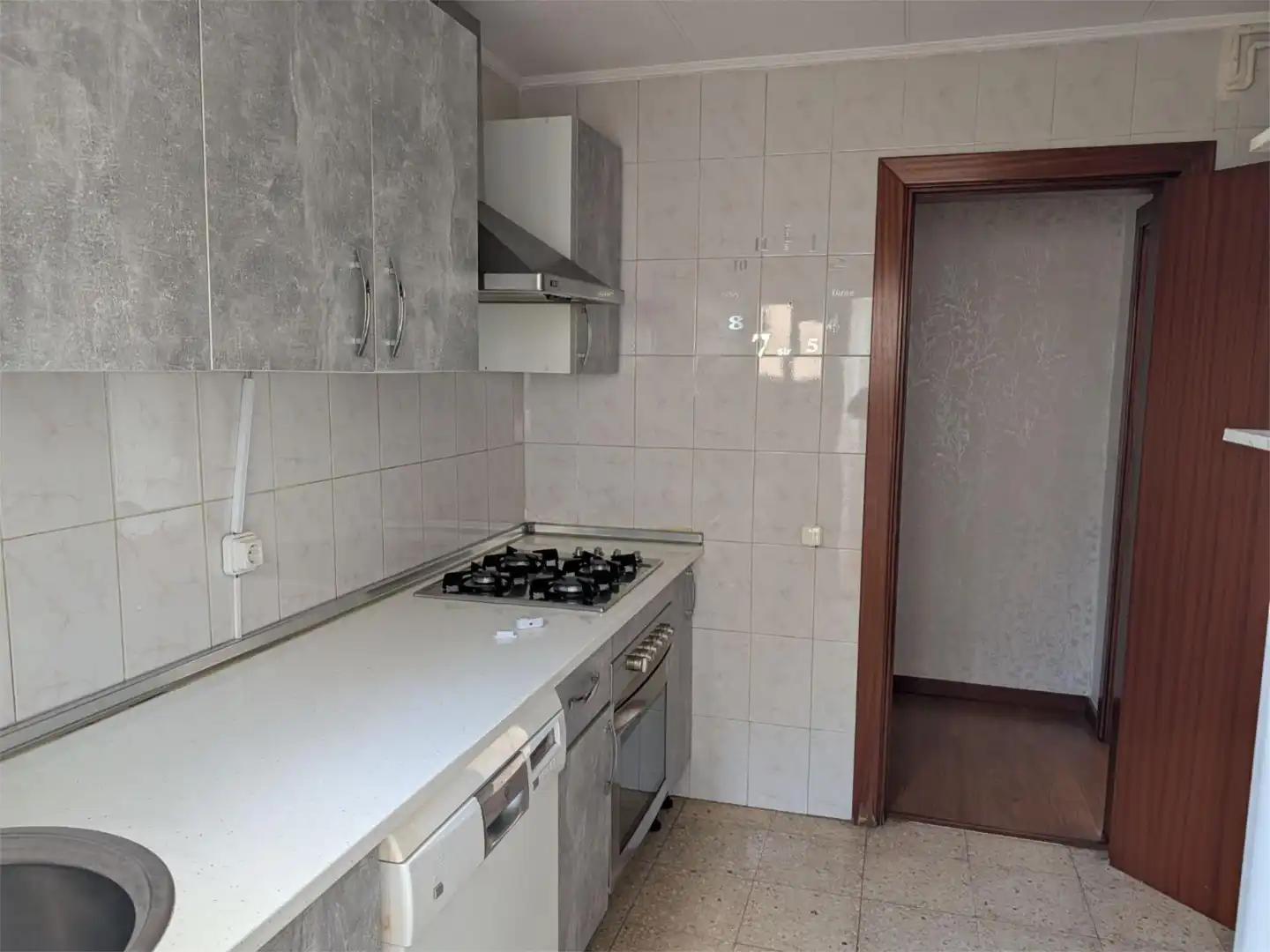 Pis en venda a Carrer del Roure, 20, Nucli Urbà Cuina de Pis en venda en Esparreguera amb Aire condicionat, Terrassa i Balcó