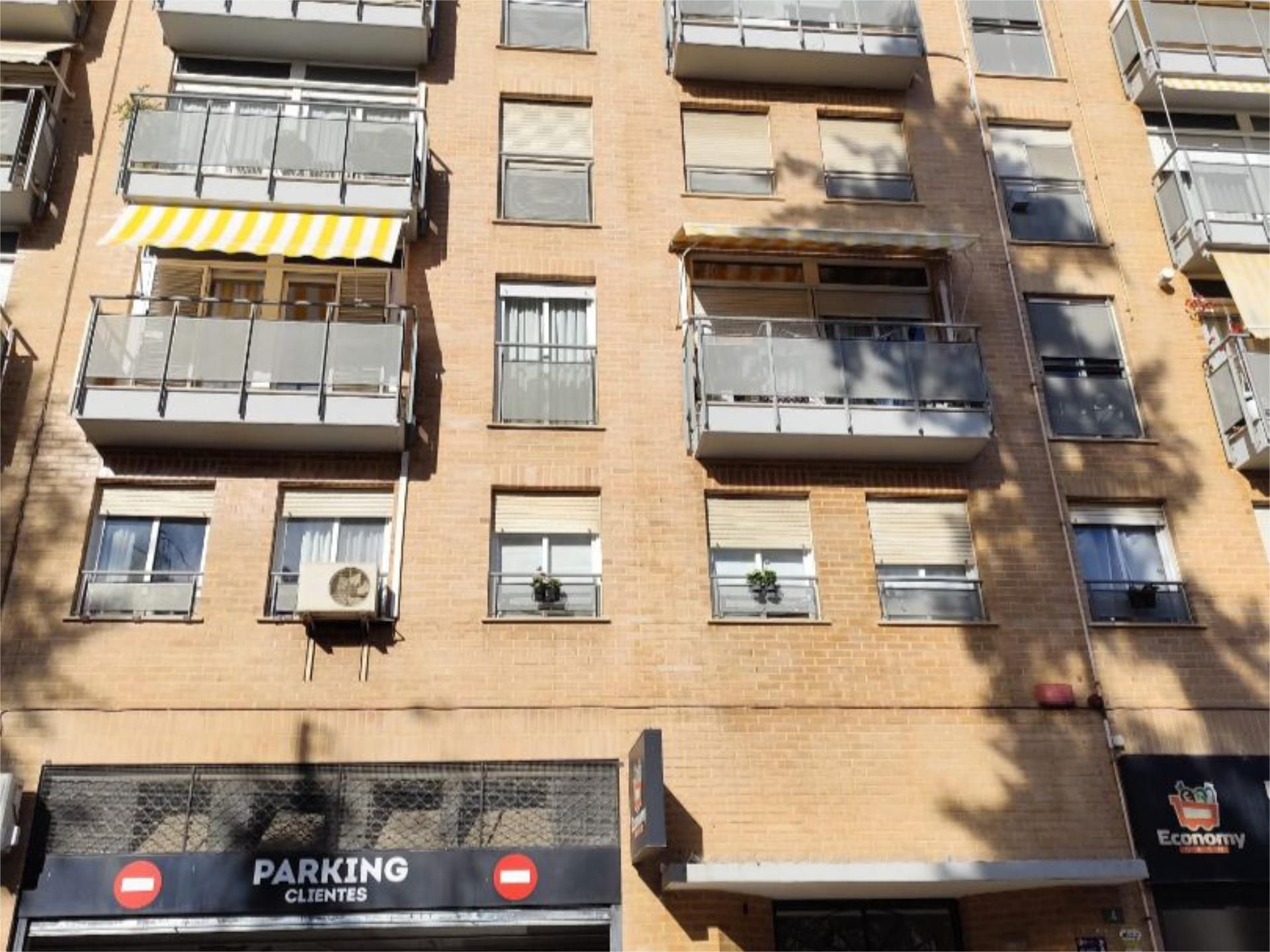 Vista exterior de Pis en venda en  Valencia Capital amb Balcó