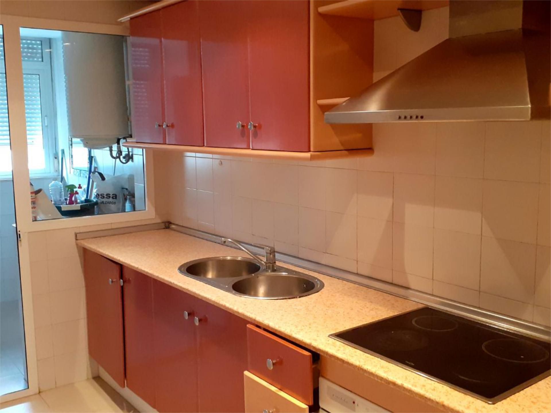 Pis de lloguer a Calle Jesús Nazareno, 1, Núcleo urbano Cuina de Pis de lloguer en Chiclana de la Frontera amb Terrassa, Moblat i Balcó