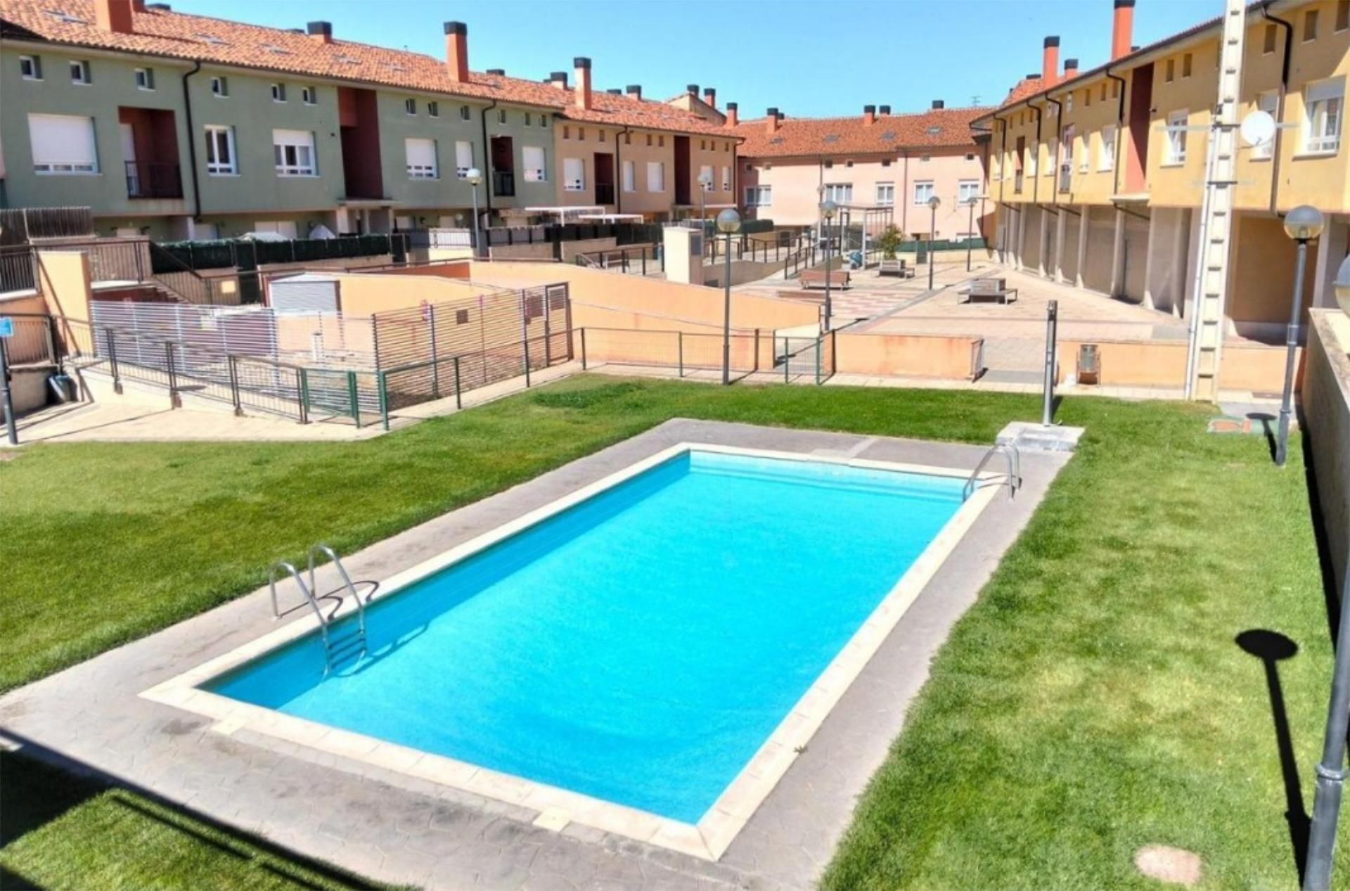 Duplex for sale in Calle Real, 34, Cogollos Swimming pool of Duplex for sale in Cogollos