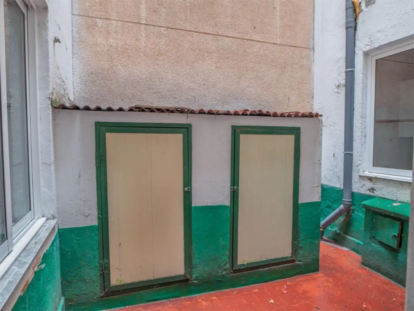 Pis en venda a Avenida Valdés, 40, Centro Vista exterior de Pis en venda en Ponferrada amb Calefacció, Traster i Moblat