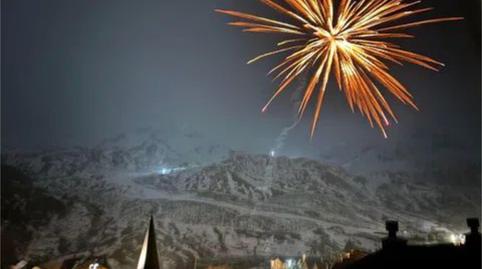 Apartamento en venta en Avenida de Los Pirineos, 11, Sallent de Gállego, Huesca - imagen 2 Foto 2 de Apartamento en venta en Avenida de Los Pirineos, 11, Sallent de Gállego, Huesca