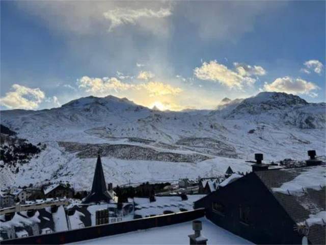 Piso en Venta en Avenida de los Pirineos, 11 en Sallent de Gállego