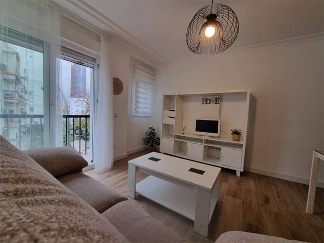 Piso en Venta en Calle Manuel Arellano, 17 en Triana Oeste