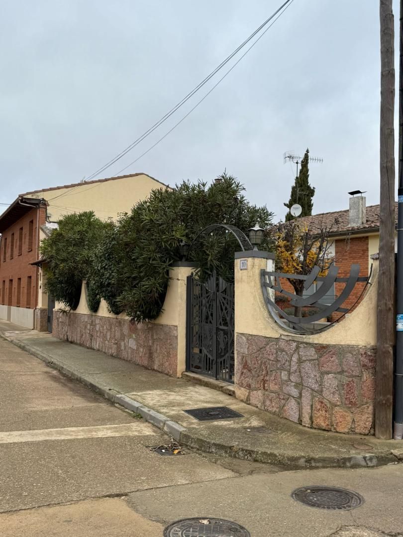 Exterior view of Flat for sale in Gordoncillo  with Heating, Private garden and Terrace