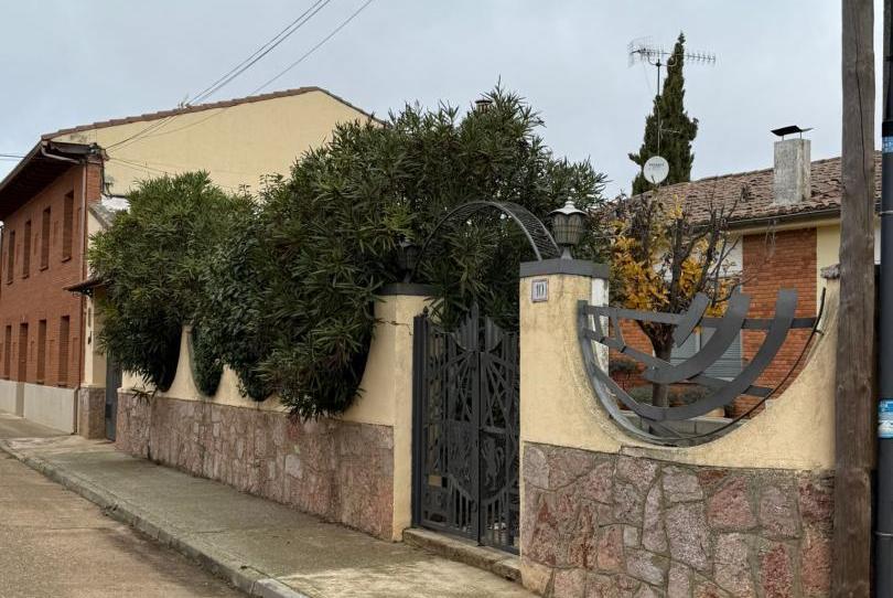 Flat for sale in Calle Real, 18, Gordoncillo, León - image 1 Photo 1 of Flat for sale in Calle Real, 18, Gordoncillo, León