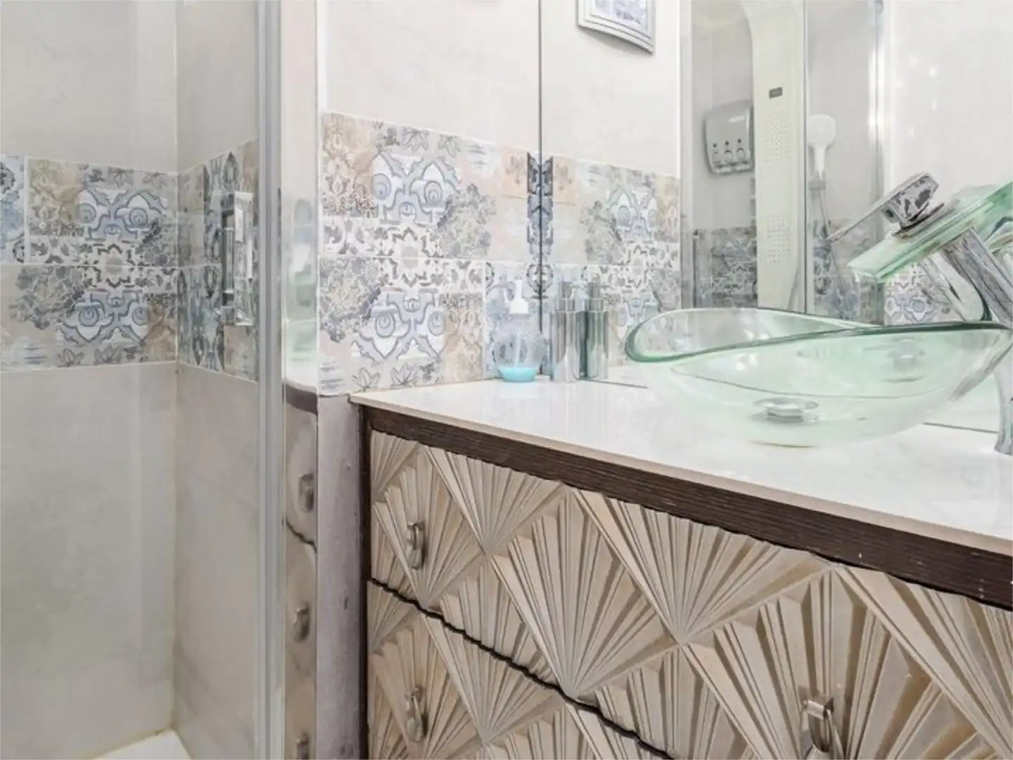 Flat for sale in Calle Pintor Casasola, 4, Pedregalejo - Morlaco Bathroom of Flat for sale in Málaga with Air Conditioner, Terrace and Furnished