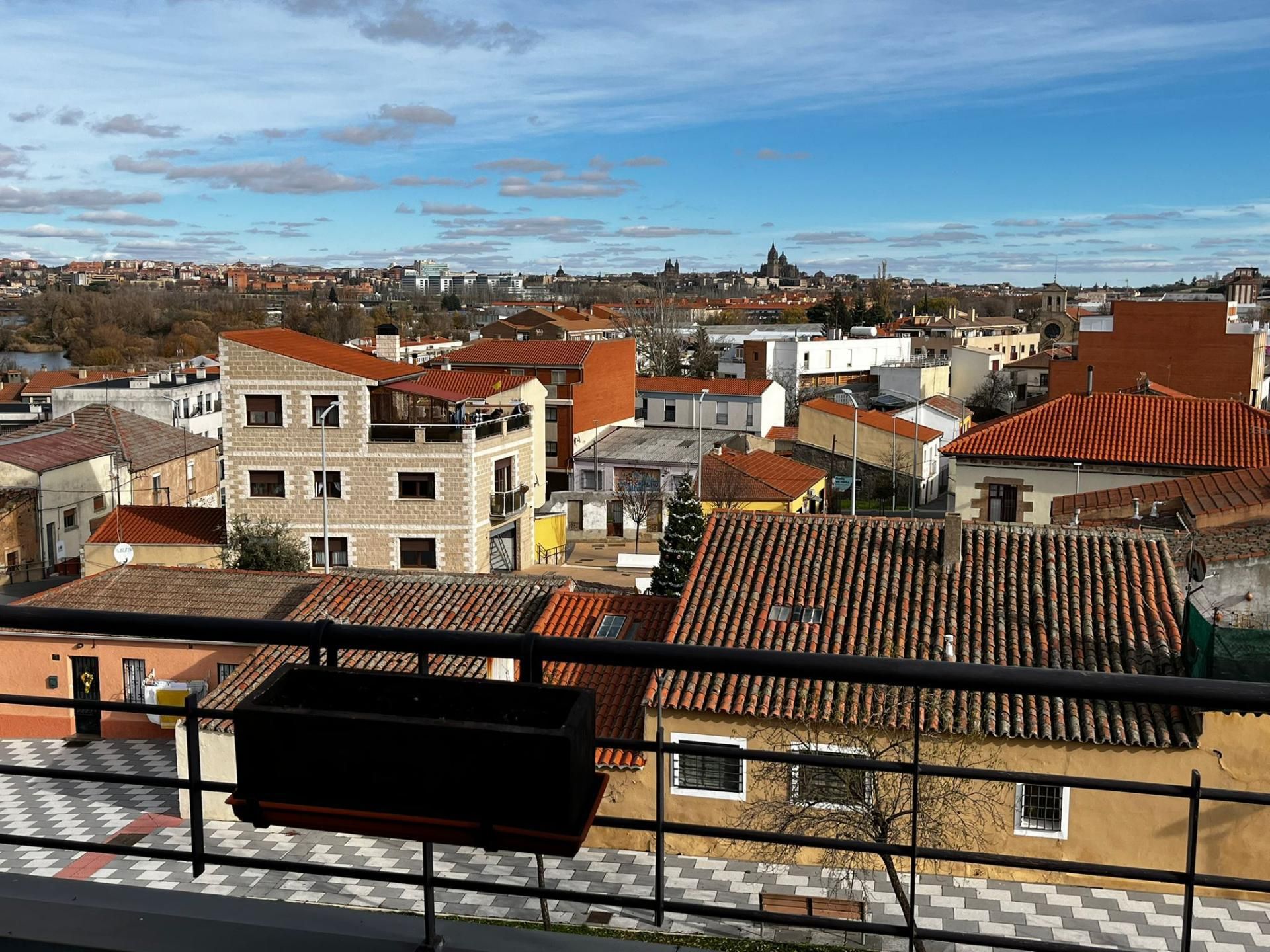 Àtic de lloguer a Calle Felipe Bertrán, 16, Tejares - Chamberí - Alcades Vista exterior de Àtic de lloguer en Salamanca Capital amb Calefacció, Parquet i Terrassa