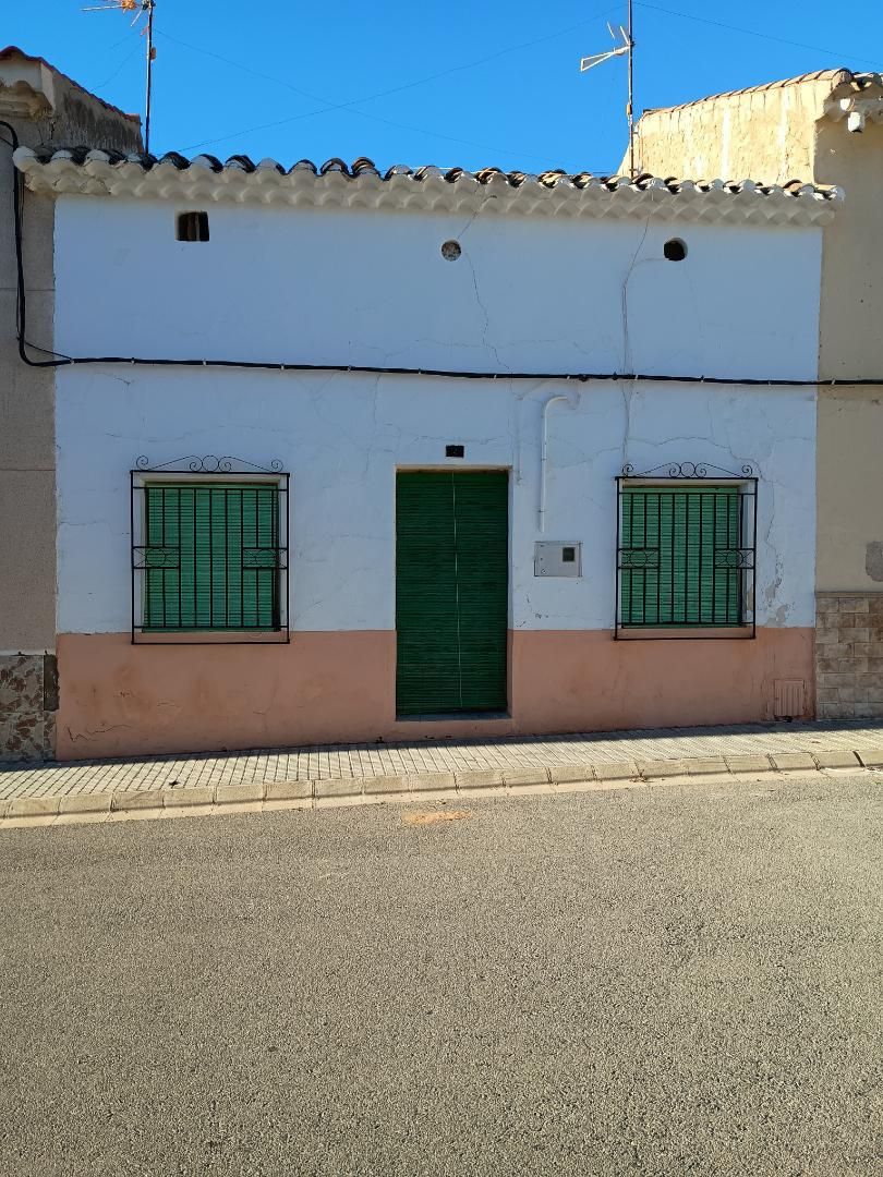 Exterior view of Single-family semi-detached for sale in Tobarra