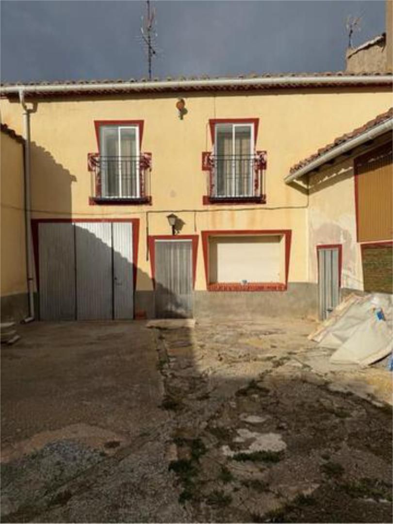 Casa o xalet en venda a Fuentes Calientes Vista exterior de Casa o xalet en venda en Fuentes Calientes amb Calefacció, Jardí privat i Traster