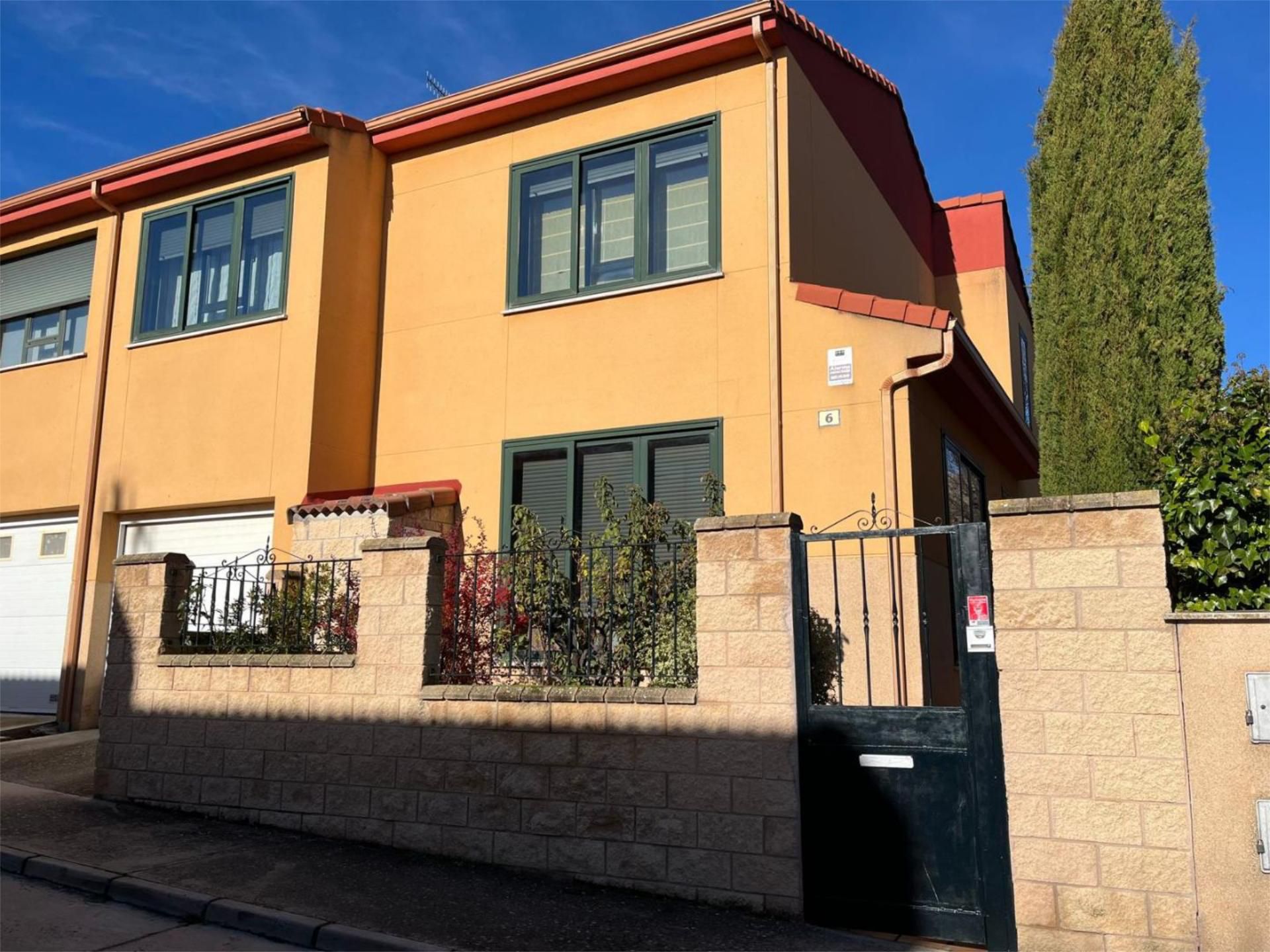 House or chalet for sale in Desconocido, 6, Cogollos Exterior view of House or chalet for sale in Cogollos