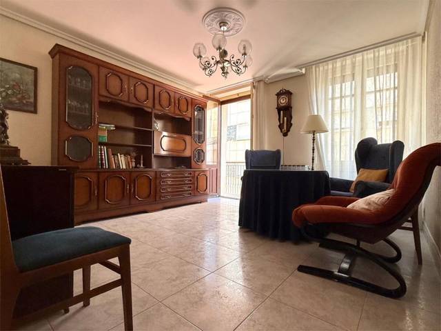 Piso en Venta en Calle Pizarro, 40 en Salesas