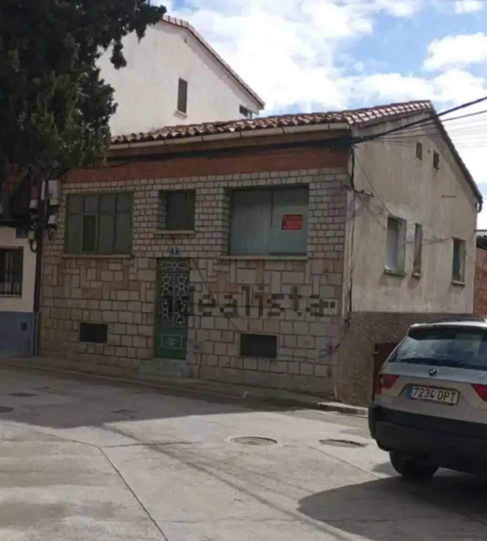 Detached homes for sale in Calle Ronda de la Iglesia, 1, El Tiemblo Exterior view of Detached homes for sale in El Tiemblo with Terrace and Storage room