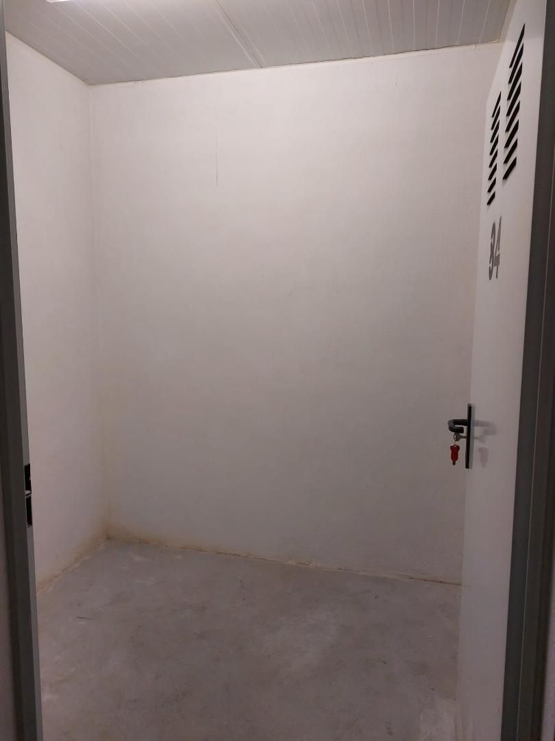 Bedroom of Box room to rent in Manises