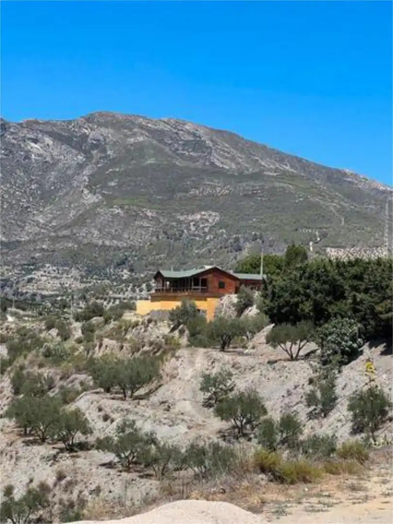 Casa adosada en venda a Ítrabo Vista exterior de Casa adosada en venda en Ítrabo amb Calefacció, Jardí privat i Terrassa