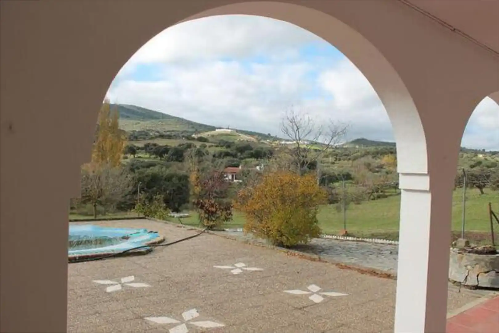 Casa adosada en venda a Fuente del Arco Jardí de Casa adosada en venda en Fuente del Arco amb Jardí privat i Piscina