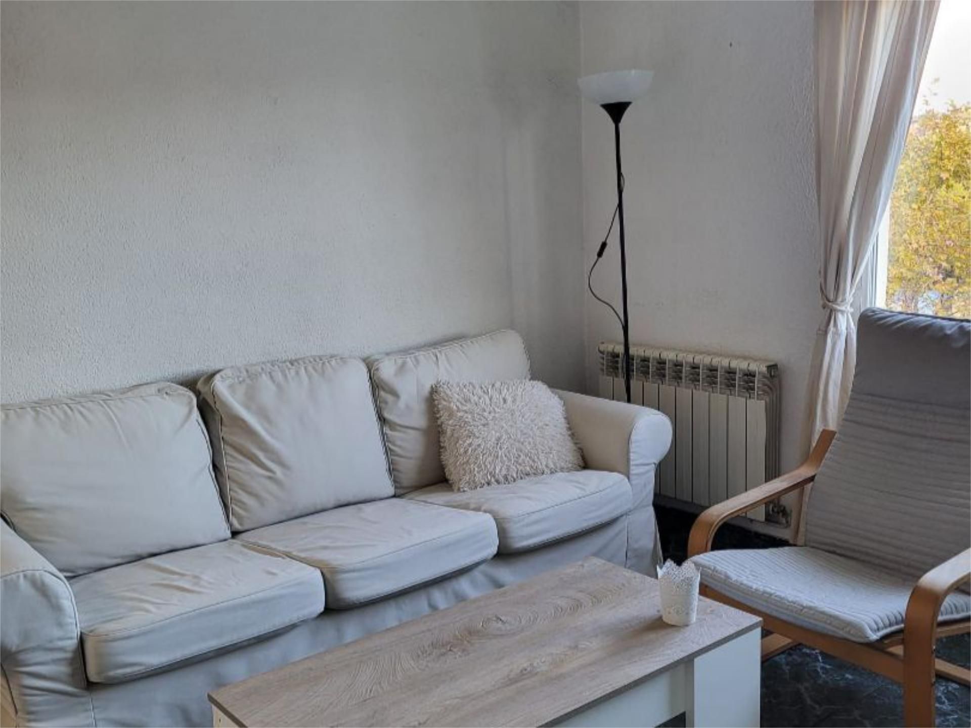 Flat to rent in Plaza Perseo, 1, Estrella Living room of Flat to rent in Madrid Capital with Air Conditioner