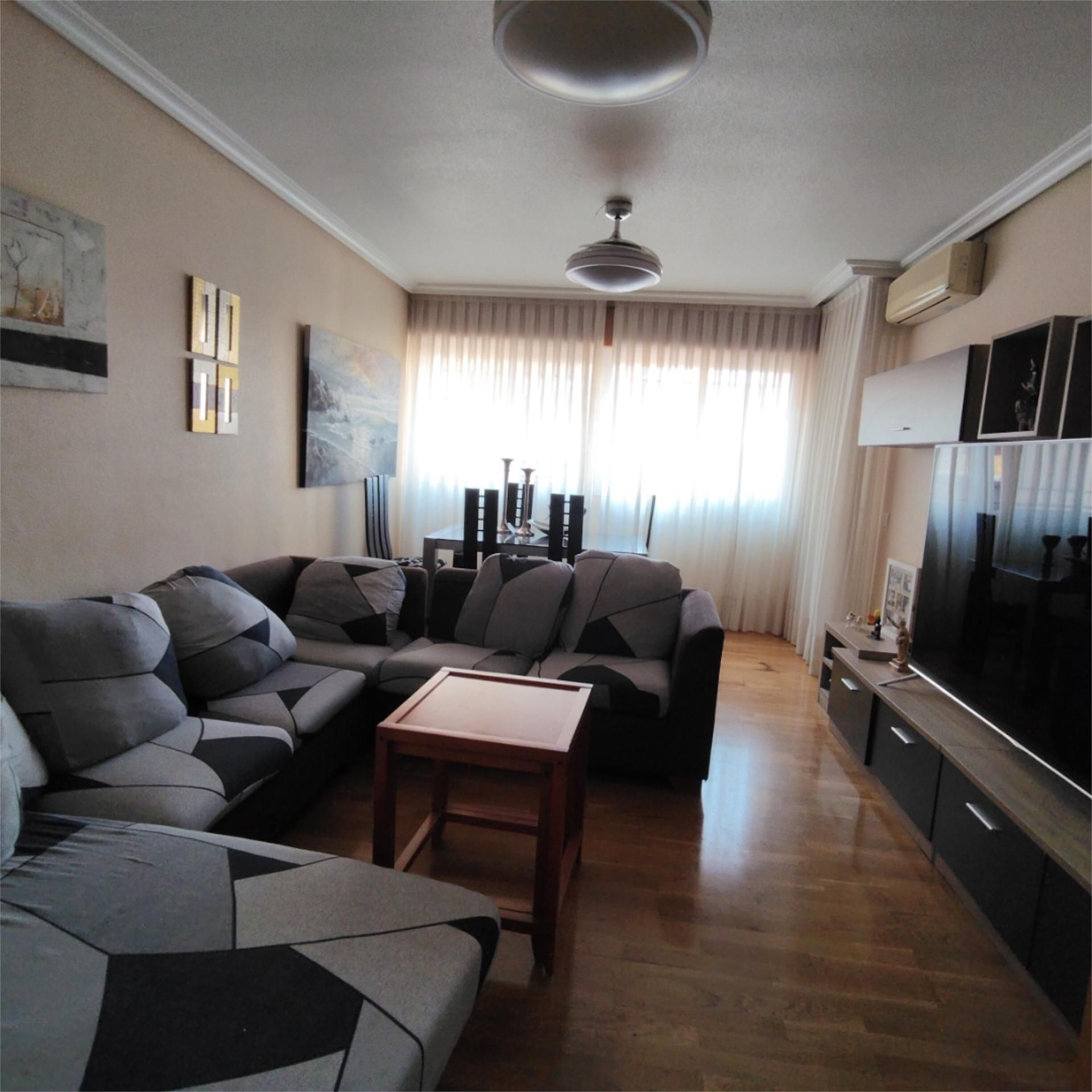 Living room of Flat for sale in  Murcia Capital  with Parquet flooring, Storage room and Furnished